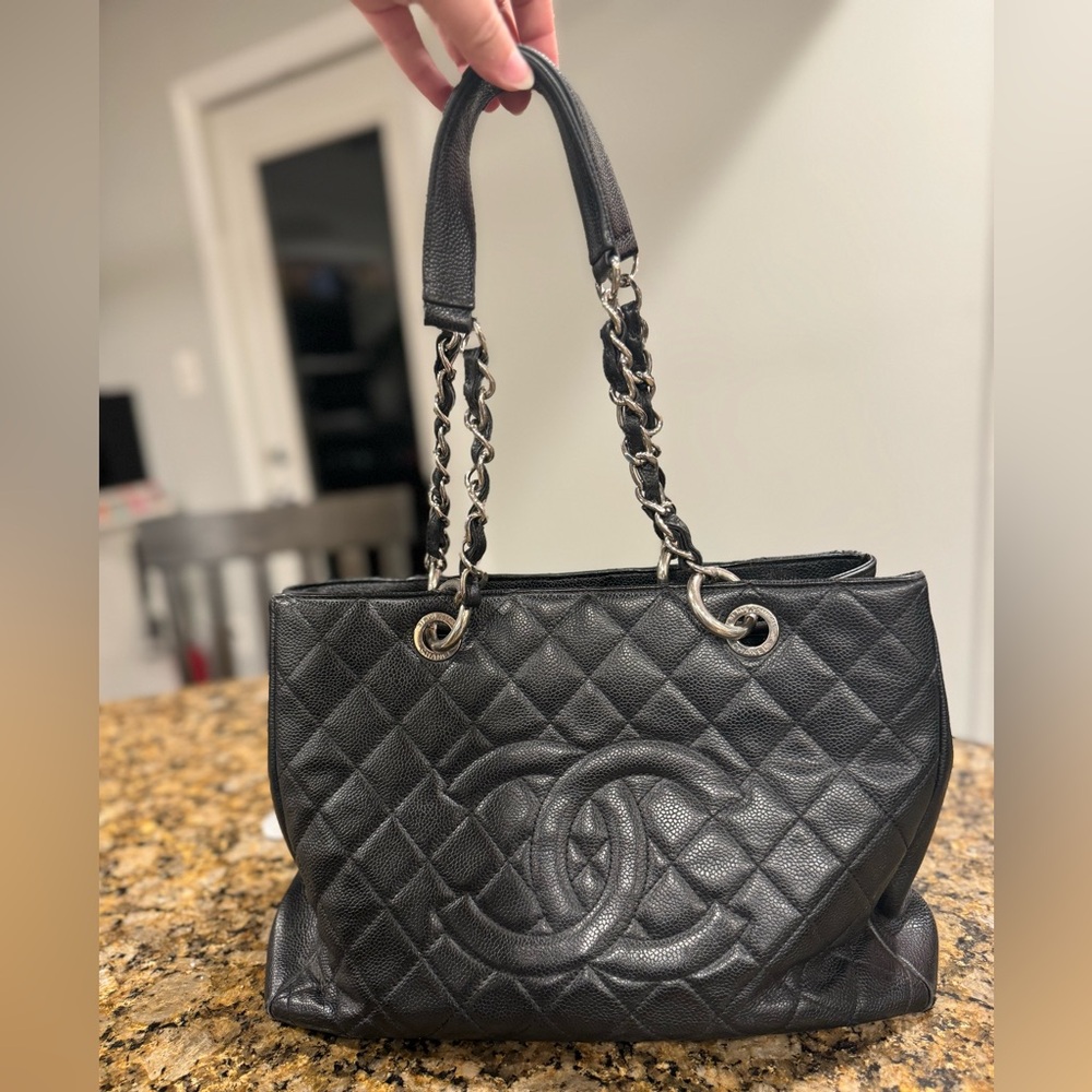 Authentic Chanel - Picture 15 of 15